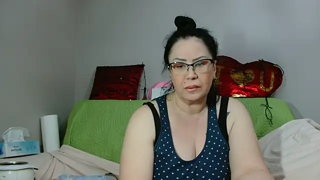 Snapshot of x__KHALEESI__x chatting on January 25, 2025, 9:04 pm x KHALEESI x online show from January 25, 2025, 9:04 pm