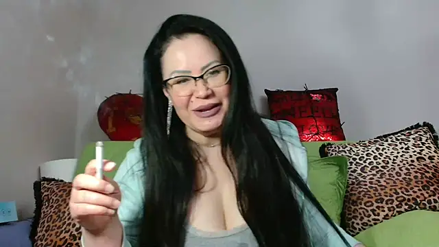 Snapshot of x__KHALEESI__x chatting on February 23, 2025, 10:09 pm x KHALEESI x online show from February 23, 2025, 10:09 pm