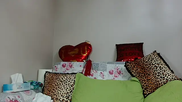 Snapshot of x__KHALEESI__x chatting on March 12, 2025, 8:20 pm x KHALEESI x online show from March 12, 2025, 8:20 pm