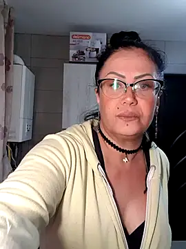 x  KHALEESI  x online show from October 7, 2025, 12:35 pm