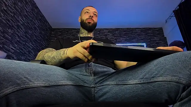 JonahHunt online show from February 15, 2025, 10:31 pm