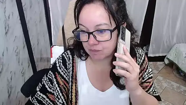 Sonialorens  online show from March 8, 2025, 5:22 pm