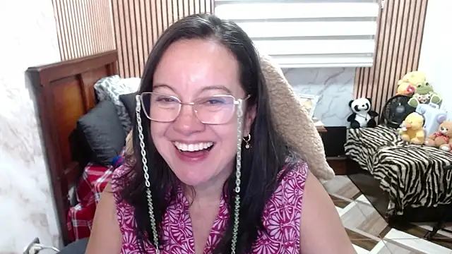 Snapshot of Sonialorens_ chatting on April 18, 2026, 9:59 pm Sonialorens online show from April 18, 2026, 9:59 pm