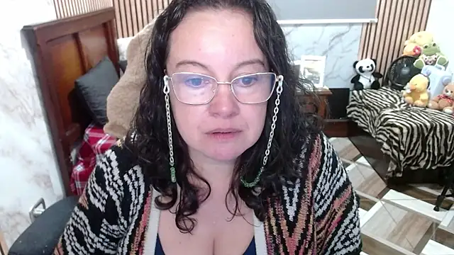 Snapshot of Sonialorens_ chatting on April 21, 2026, 4:34 pm Sonialorens online show from April 21, 2026, 4:34 pm