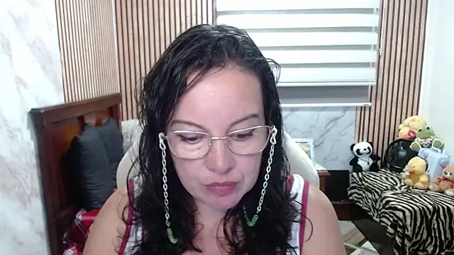 Snapshot of Sonialorens_ chatting on April 30, 2026, 3:40 pm Sonialorens online show from April 30, 2026, 3:40 pm