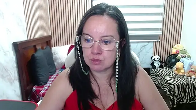 Snapshot of Sonialorens_ chatting on May 1, 2026, 11:09 pm Sonialorens online show from May 1, 2026, 11:09 pm