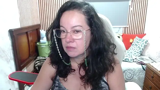 Snapshot of Sonialorens_ chatting on May 8, 2026, 12:54 pm Sonialorens online show from May 8, 2026, 12:54 pm