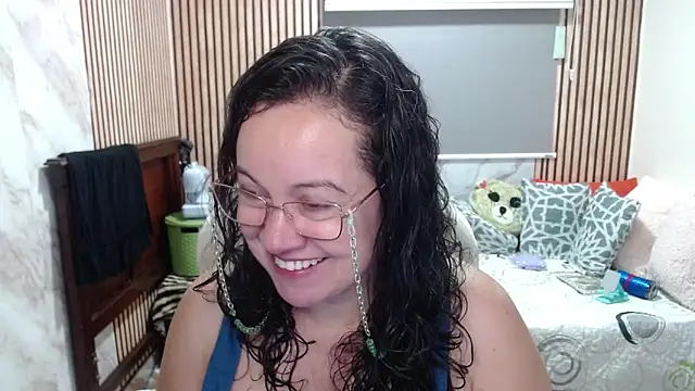 Snapshot of Sonialorens_ chatting on May 13, 2026, 2:36 pm Sonialorens online show from May 13, 2026, 2:36 pm