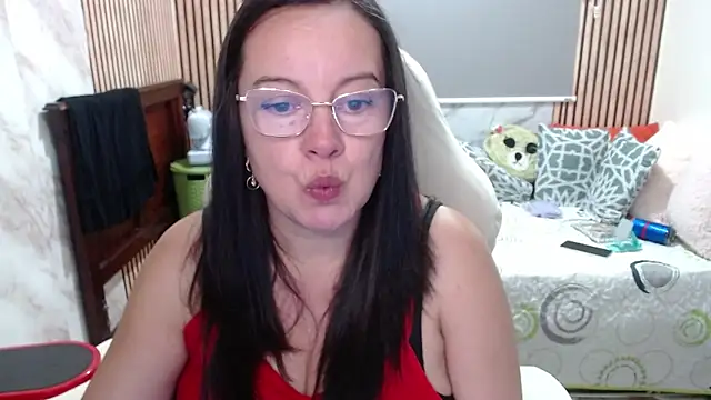 Snapshot of Sonialorens_ chatting on May 14, 2026, 5:20 pm Sonialorens online show from May 14, 2026, 5:20 pm
