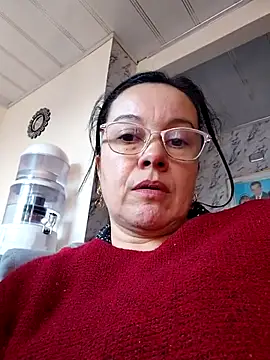 Sonialorens  online show from June 17, 2026, 10:10 pm