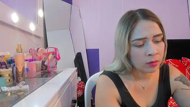 Snapshot of Byanca_Winklar chatting on December 3, 2024, 8:28 pm Byanca Winklar online show from December 3, 2024, 8:28 pm