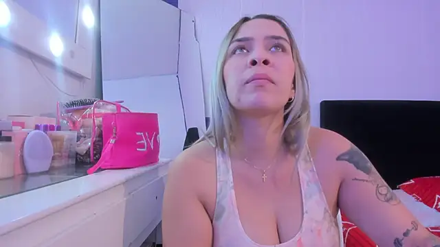 Snapshot of Byanca_Winklar chatting on December 8, 2024, 5:11 pm Byanca Winklar online show from December 8, 2024, 5:11 pm