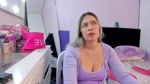 Snapshot of Byanca_Winklar chatting on February 11, 2025, 9:03 pm Byanca Winklar online show from February 11, 2025, 9:03 pm