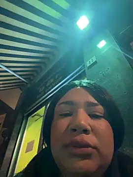 IamSashaLuv online show from December 17, 2025, 5:57 am