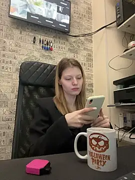 MaryHiggins online show from January 4, 2025, 7:13 am