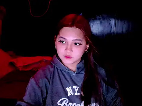 EmpressYna online show from June 15, 2026, 5:31 am