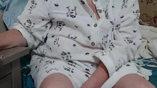 Snapshot of Anabelldestiny chatting on October 2, 2025, 8:49 pm Anabelldestiny online show from October 2, 2025, 8:49 pm