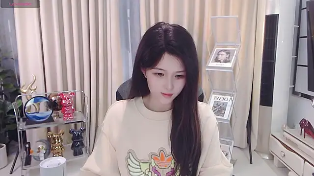 Judy0523 online show from January 8, 2025, 2:57 am