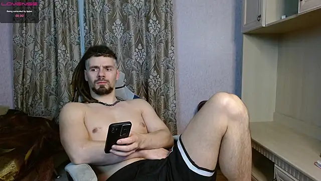 Aestheticguy101 online show from January 24, 2025, 5:42 am