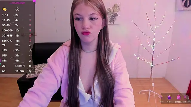 Snapshot of MillySandlerr chatting on December 17, 2024, 9:50 am MillySandlerr online show from December 17, 2024, 9:50 am