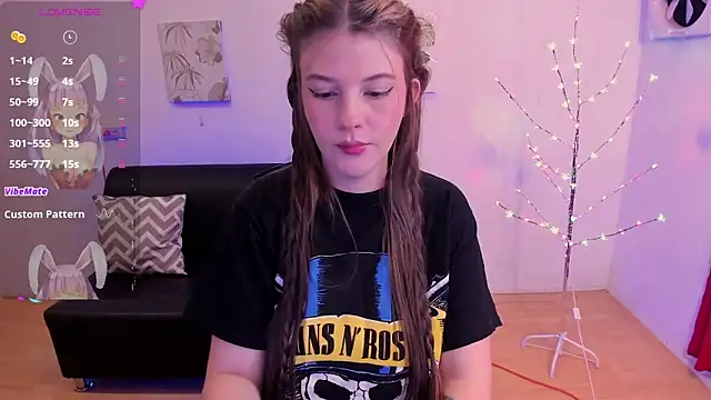 Snapshot of MillySandlerr chatting on January 28, 2025, 12:54 pm MillySandlerr online show from January 28, 2025, 12:54 pm