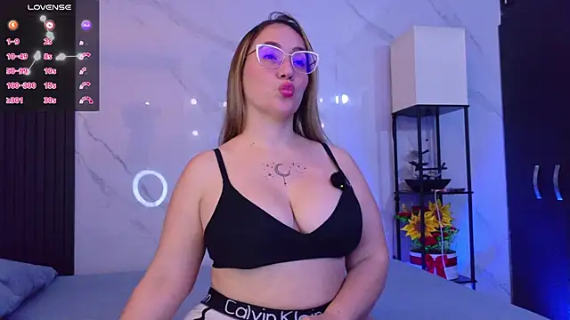 hotpawgmilf online show from May 14, 2026, 10:16 pm
