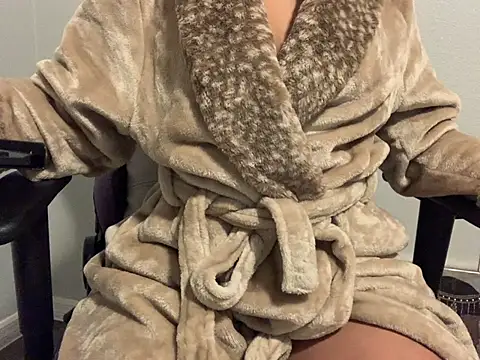 RylHoneyy online show from January 16, 2025, 2:09 am