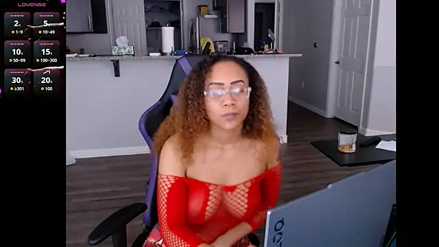 RylHoneyy online show from July 10, 2026, 9:17 pm