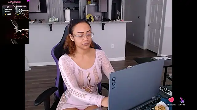 RylHoneyy online show from July 18, 2026, 6:01 pm