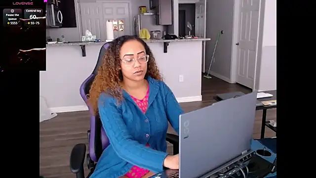 RylHoneyy online show from July 31, 2026, 5:12 pm