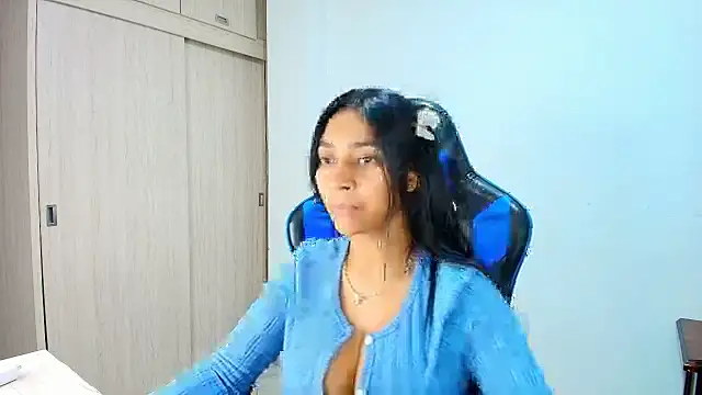 sophiax-x online show from October 21, 2025, 1:17 am