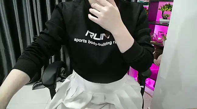 Yuki-yio online show from January 20, 2025, 1:18 am