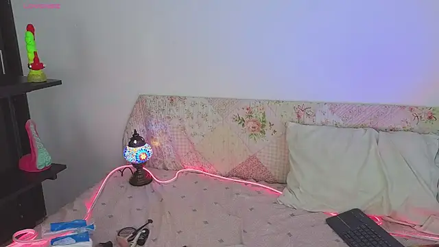 Snapshot of Emma_Wish chatting on February 25, 2026, 5:33 pm Emma Wish online show from February 25, 2026, 5:33 pm