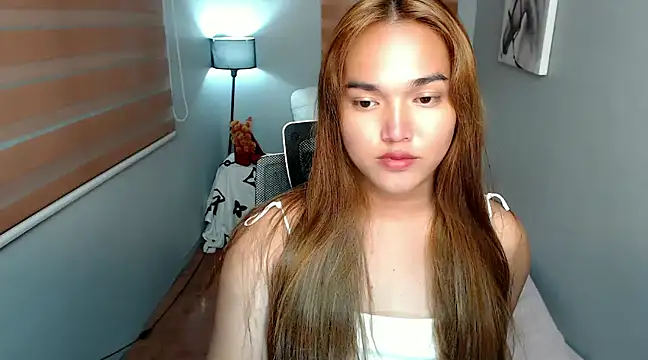 Snapshot of MoaningKylie chatting on December 6, 2024, 1:44 pm MoaningKylie online show from December 6, 2024, 1:44 pm