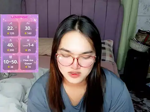 Snapshot of MoaningKylie chatting on February 21, 2026, 2:18 pm MoaningKylie online show from February 21, 2026, 2:18 pm