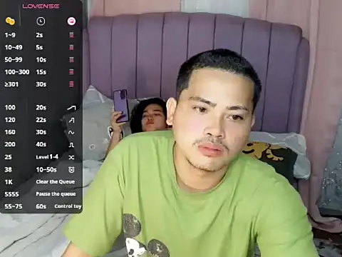 Snapshot of MoaningKylie chatting on February 26, 2026, 2:43 am MoaningKylie online show from February 26, 2026, 2:43 am