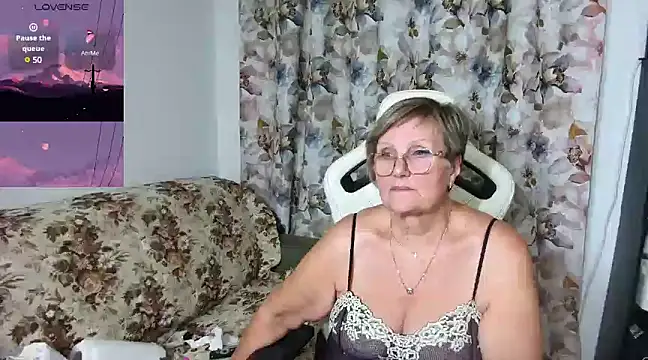 Selenna57 online show from December 4, 2024, 1:58 am