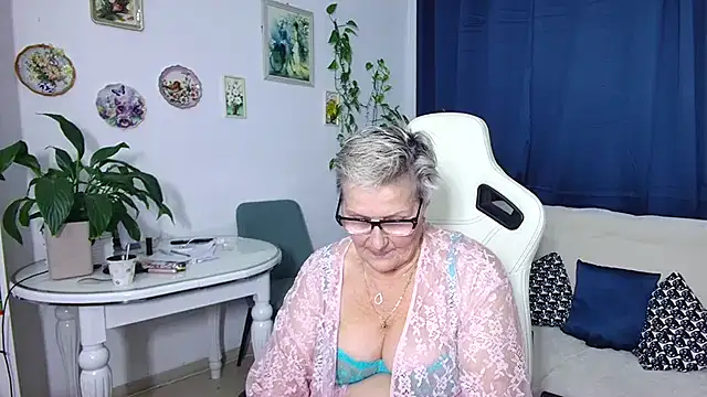 Selenna57 online show from December 20, 2025, 7:10 pm