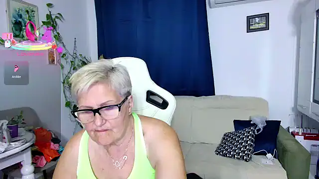 Selenna57 online show from April 30, 2026, 5:19 pm