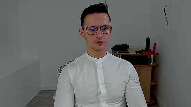 sexxymuscles4u online show from December 2, 2024, 7:36 am