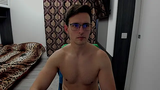 sexxymuscles4u online show from February 4, 2025, 12:44 pm