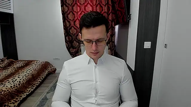 sexxymuscles4u online show from February 21, 2025, 8:40 am