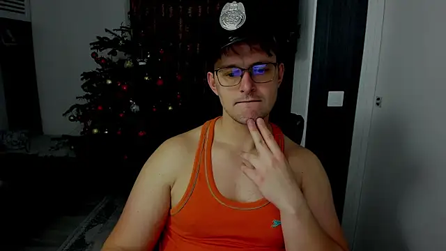 sexxymuscles4u online show from January 8, 2026, 1:35 pm