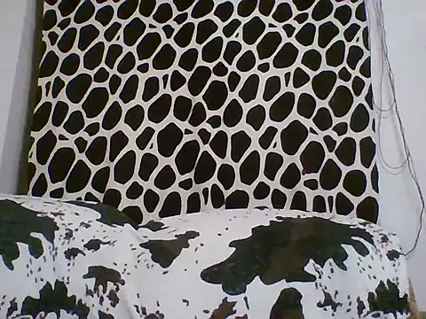 Snapshot of CathySuns chatting on October 25, 2025, 6:57 pm CathySuns online show from October 25, 2025, 6:57 pm