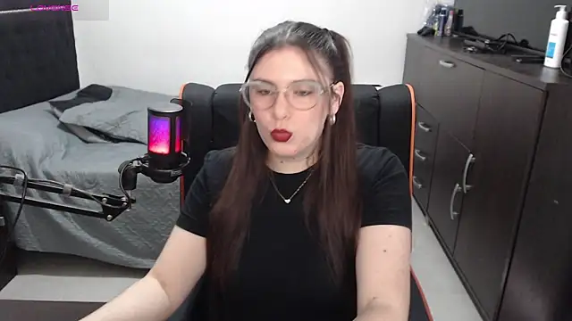 xxbbtaa online show from May 8, 2026, 8:03 pm
