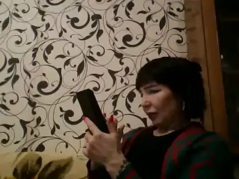 Snapshot of JeaneDavis chatting on February 14, 2025, 2:54 pm JeaneDavis online show from February 14, 2025, 2:54 pm