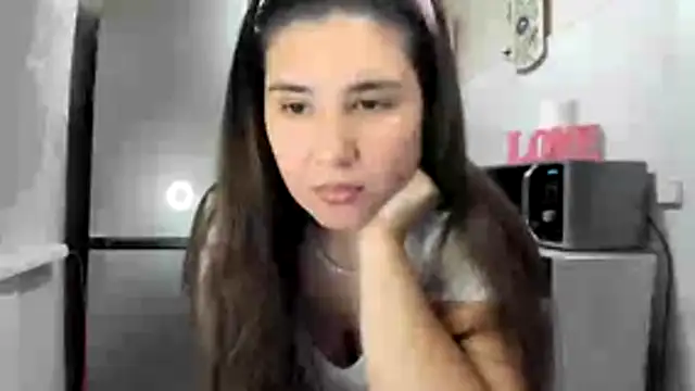 MiaMarrone online show from November 29, 2025, 4:43 pm