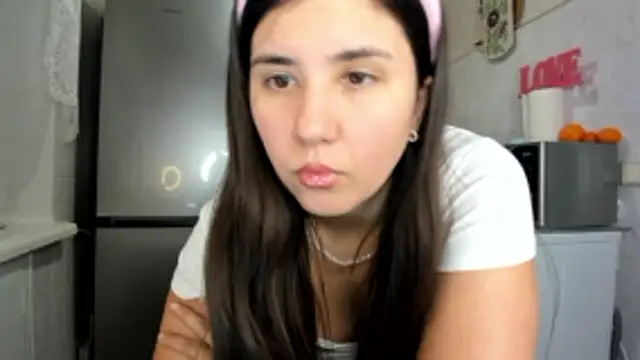 MiaMarrone online show from January 8, 2026, 9:28 pm