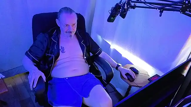 Snapshot of Richy__Rich_ chatting on April 24, 2026, 11:40 pm Richy Rich online show from April 24, 2026, 11:40 pm