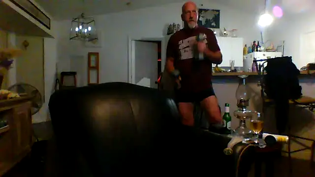Snapshot of Yankeedave420 chatting on December 3, 2024, 5:53 am Yankeedave420 online show from December 3, 2024, 5:53 am